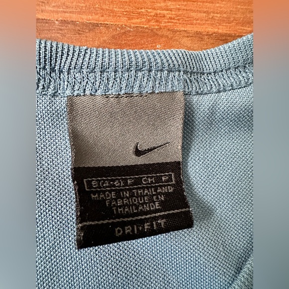 Nike crop top - Picture 4 of 6